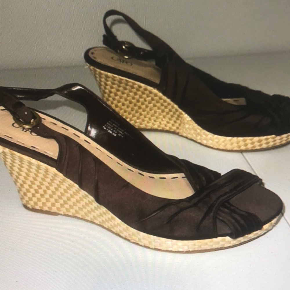 Cato wedge sandals size 10